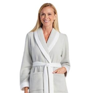 Miss Elaine Robe Size M Long Sleeves Color Light gray/White